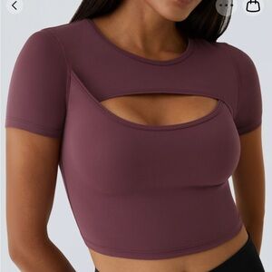 Brand new without rags Halara, Softlyzero cut out crop top in large